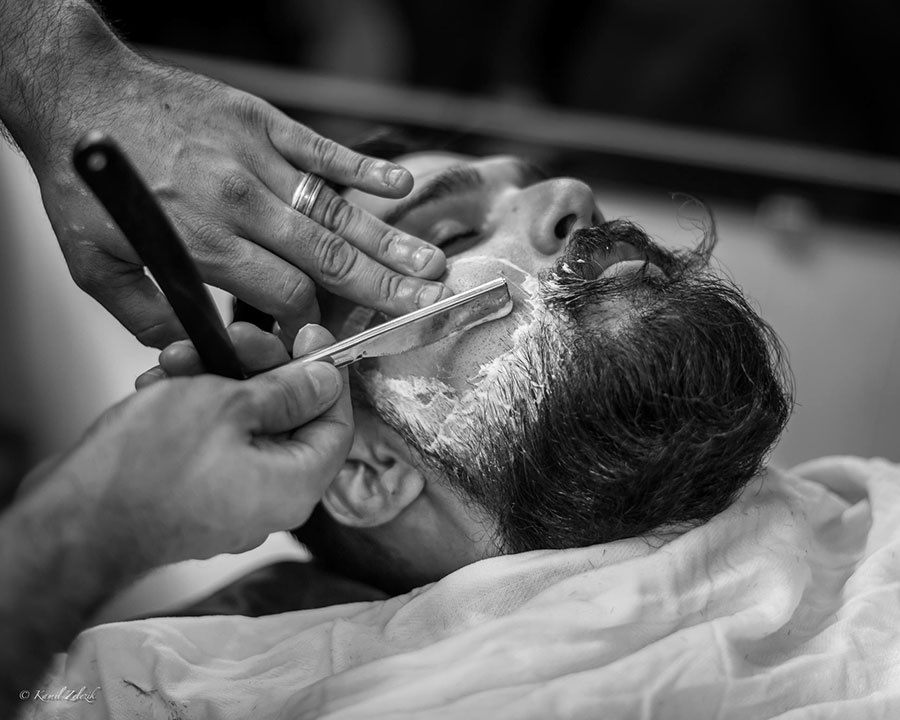 Gus The Barber at work